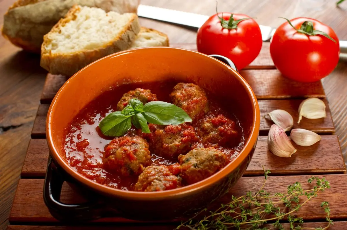 Ćufte u paradajz sosu – Recept